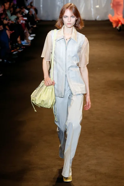 Look 43